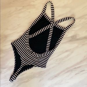 OLIVACEOUS BODYSUIT STRIPED BLACK AND WHITE
